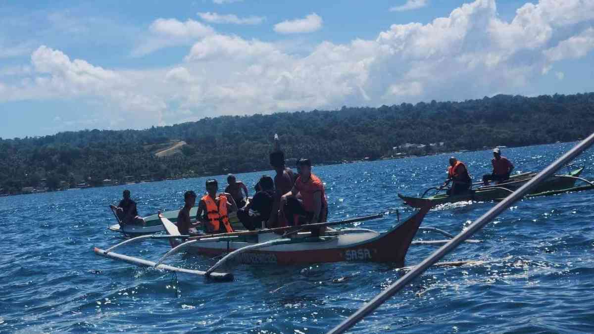 PCG rescues 7 passengers after motorbanca submerged in Davao City