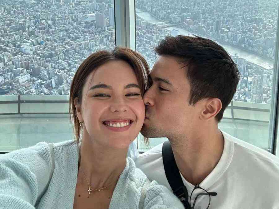 Catriona Gray deletes engagement photo with Sam Milby