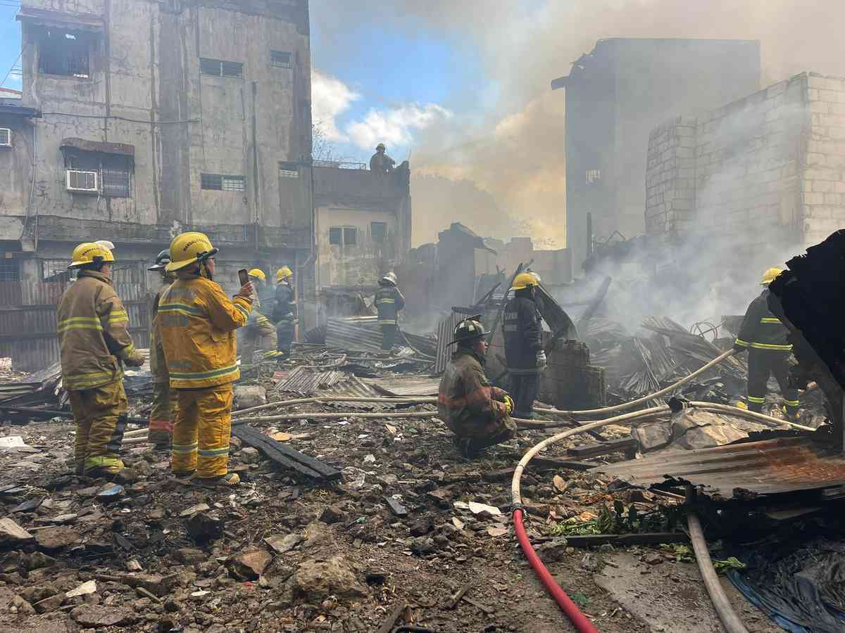 Fire hits residential area in Sta. Mesa, Manila