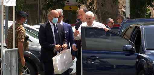 Pope Francis returns to Vatican for rest after intestinal surgery