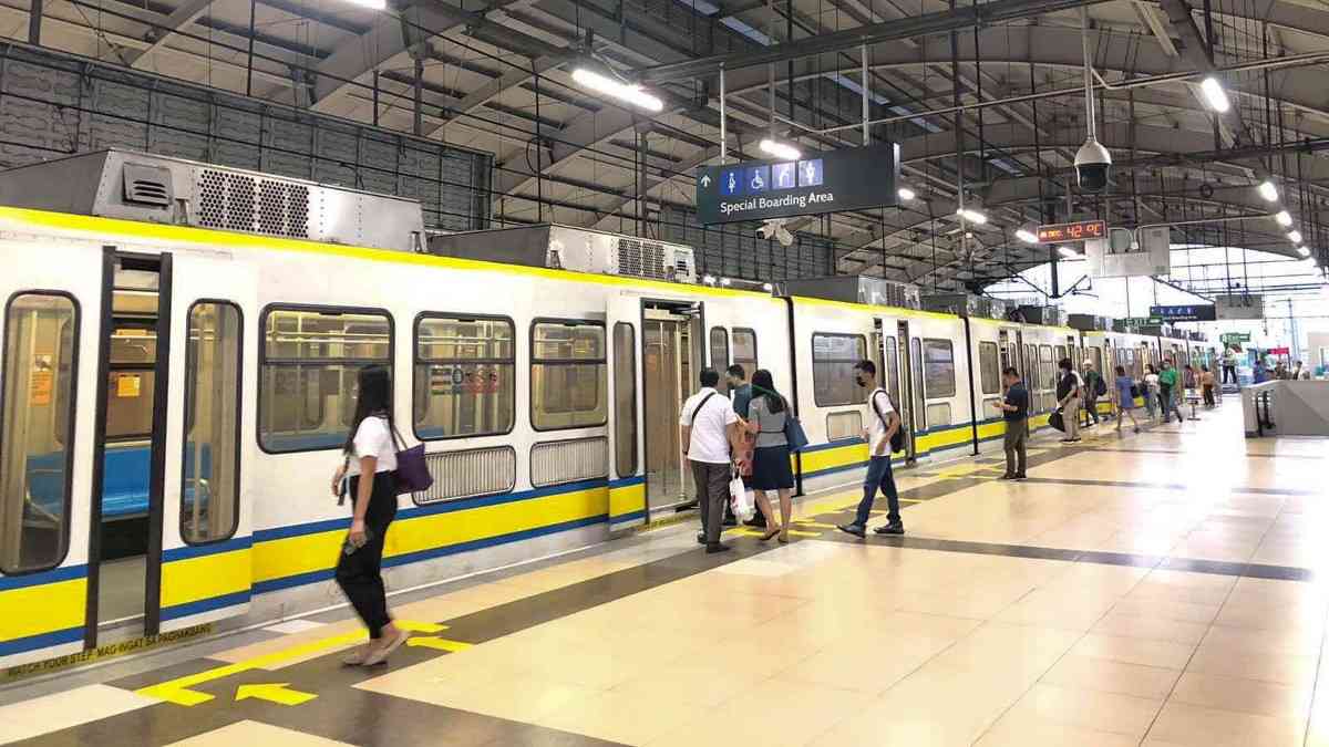 Prez Marcos orders suspension of LRT fare hike