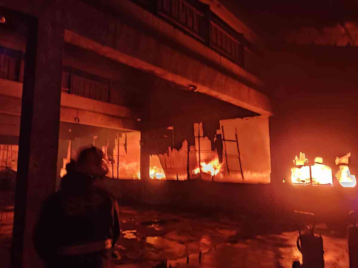 Fire devastates Valenzuela warehouse