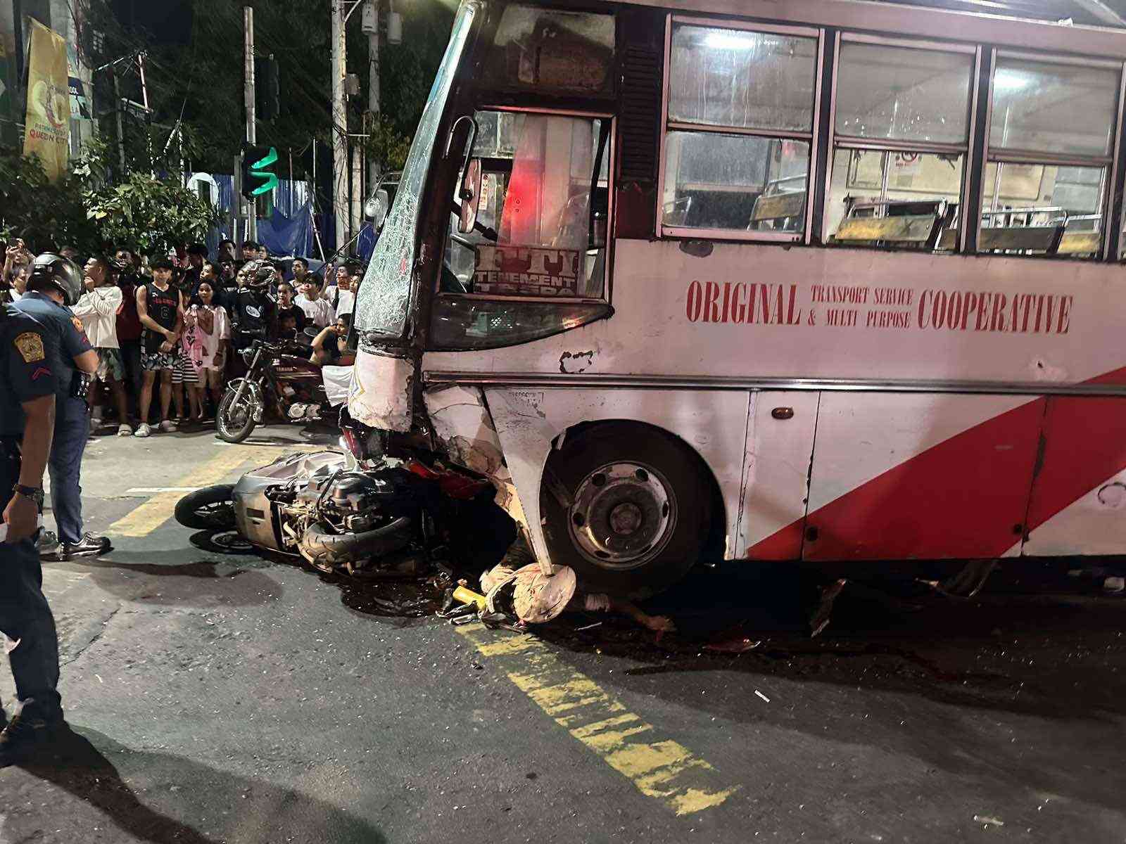 3 dead, 17 hurt after passenger bus hits 7 vehicles in Commonwealth Ave. QC