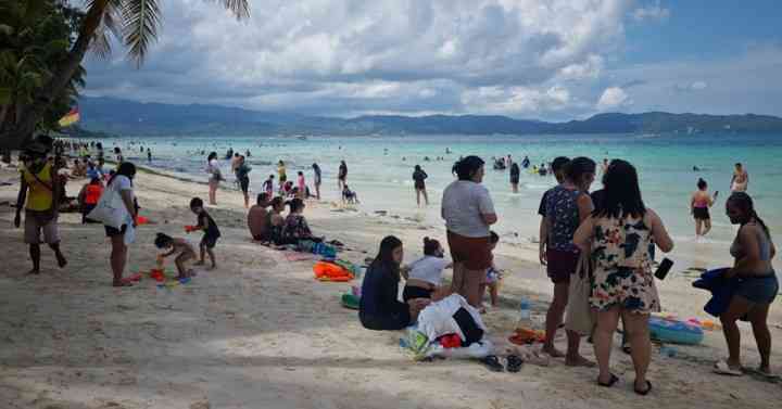 Malay, Aklan LGU prohibits parties in Boracay Island on Good Friday