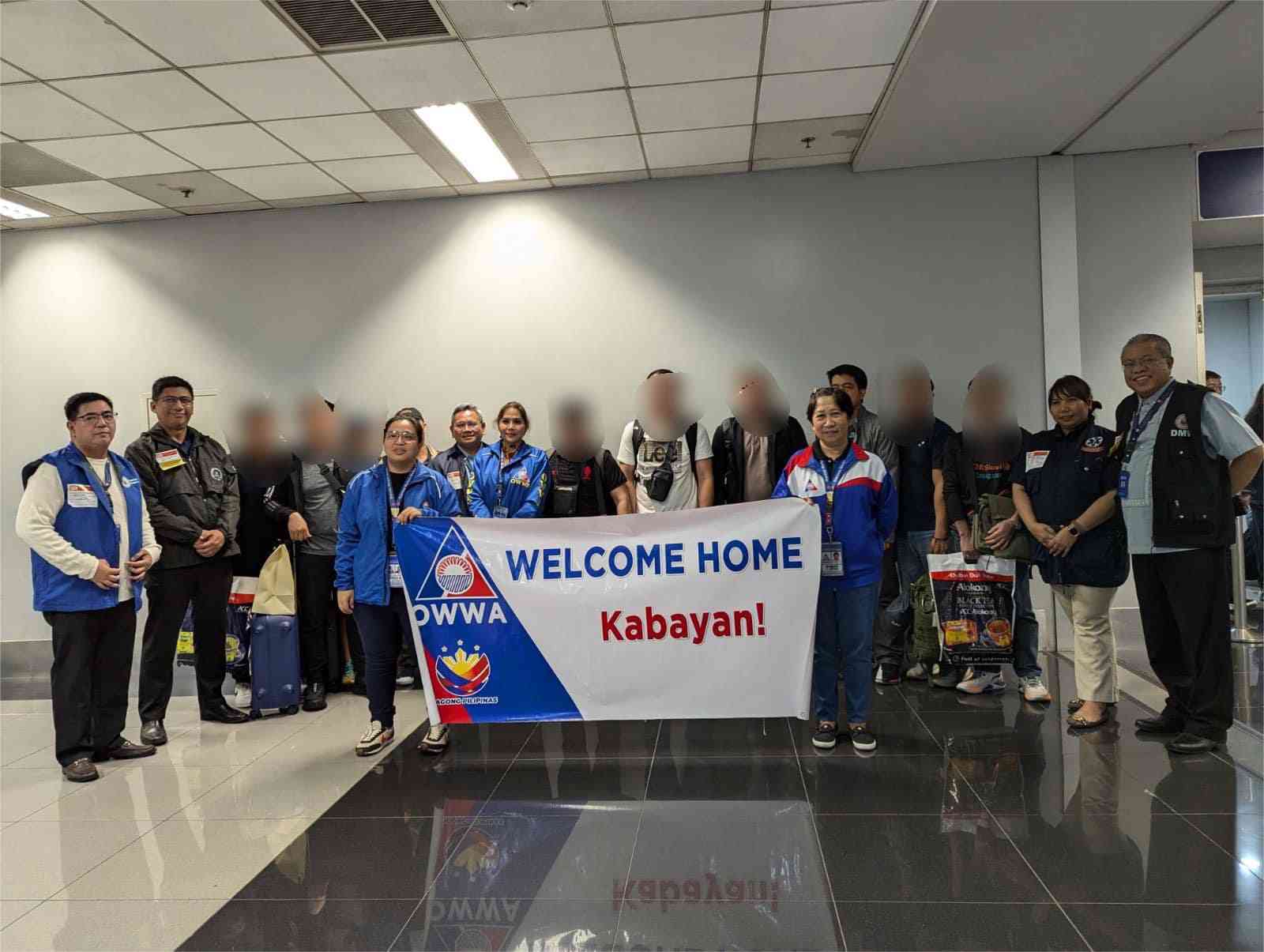 10 Pinoy crewmen of MV Transworld Navigator arrive at PH