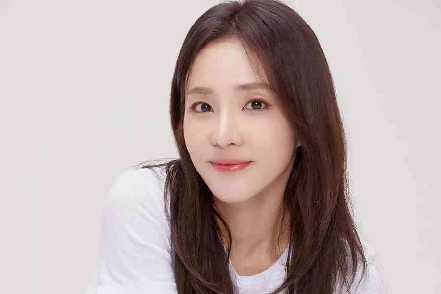 Sandara Park in isolation after testing positive for COVID-19
