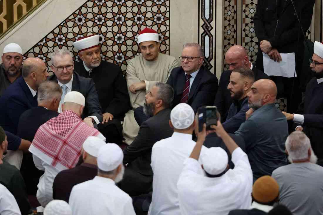 Australian mosque protesters heckle PM Albanese over Israel stance