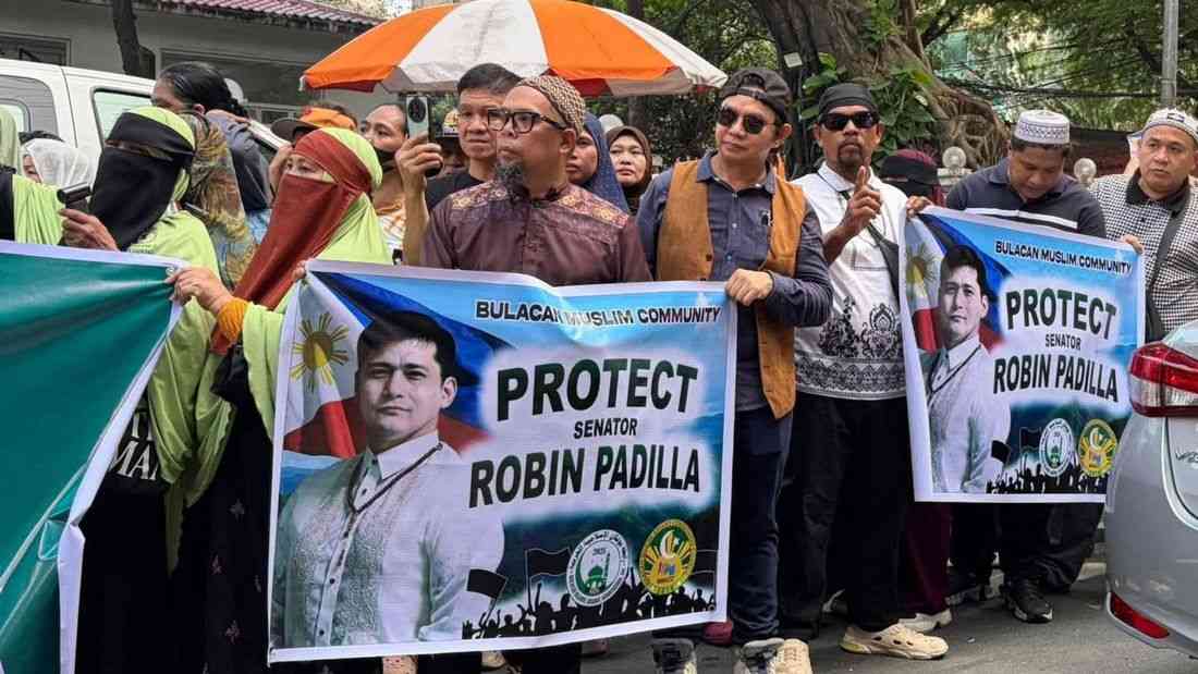 Padilla supporters rally at DOJ ahead of obstruction preliminary probe: ‘Hindi namin siya bibitawan’