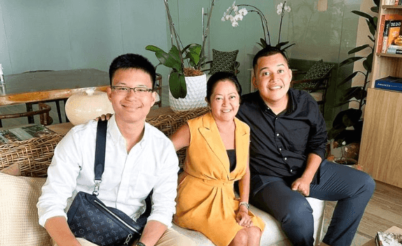 'A very fine gesture,' Marcos says of Aquino boys' visit