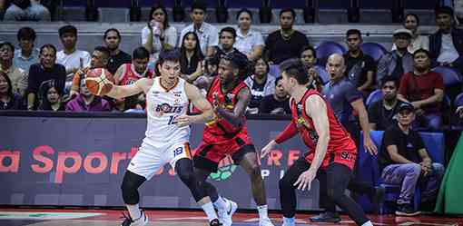 Bolts shock Beermen to kick-off Philippine Cup Finals' series