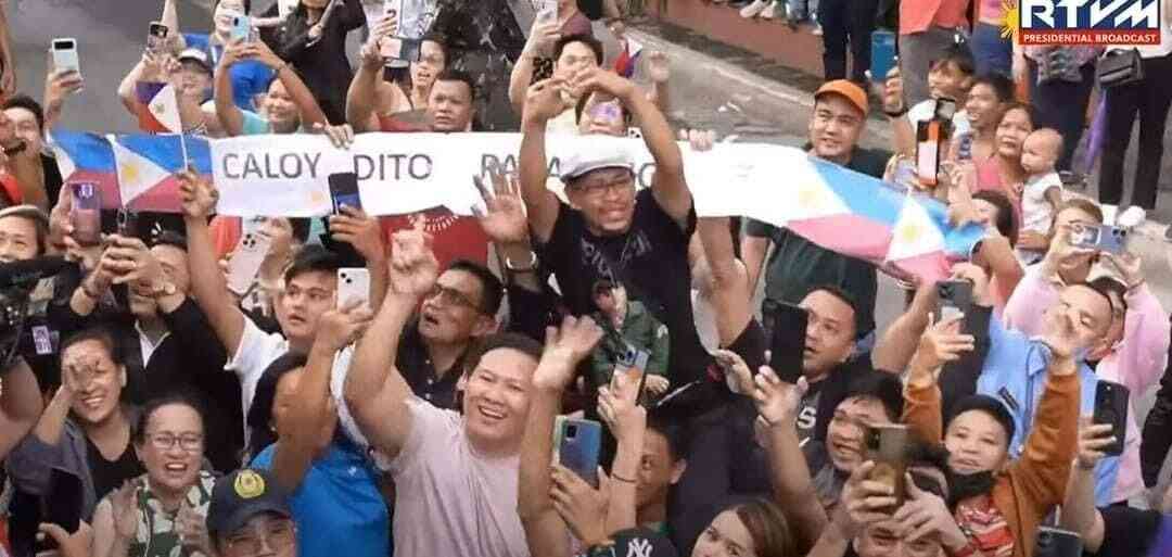 Carlos Yulo's father goes viral after being spotted at athlete's heroes welcome