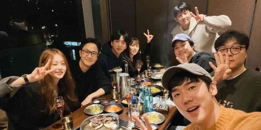 Casts of K-drama 'Reply 1994' reunites to celebrate 10th anniversary