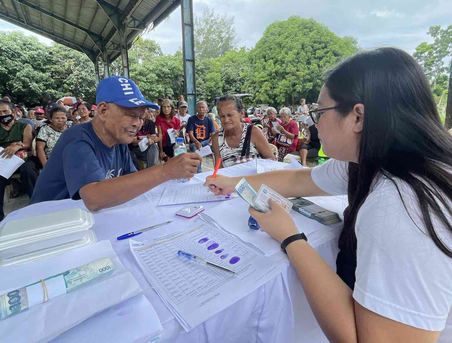 DSWD disburses social pension for 3.7M indigent seniors for the first half of 2024