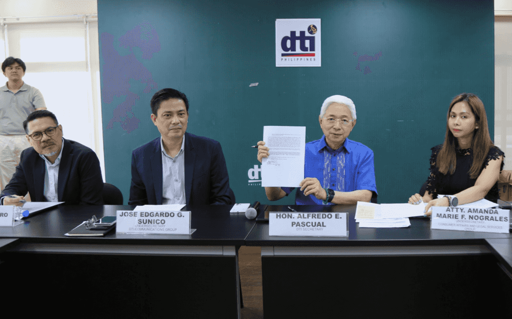 DTI signs order on temporary ban of vape-selling online
