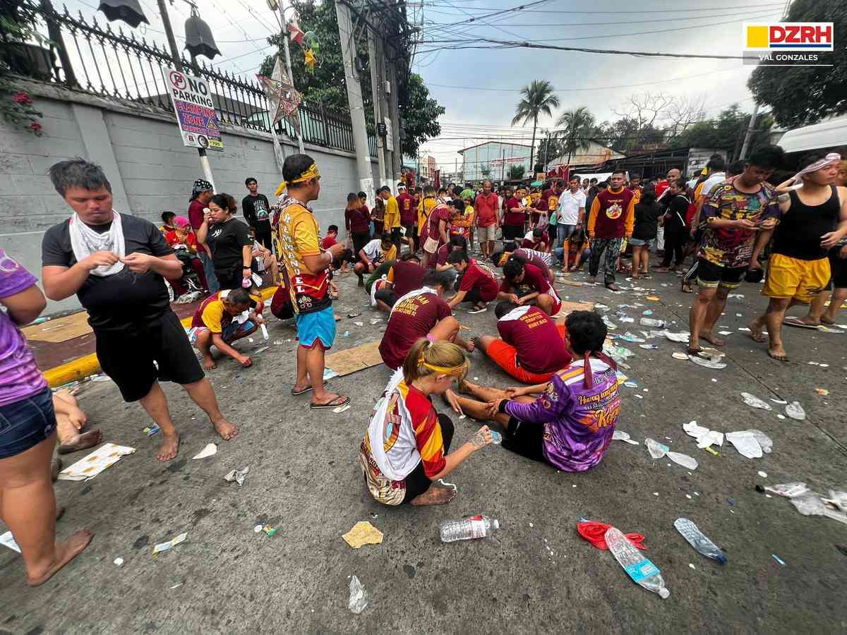 Filipino devotees flock to Black Nazarene’s snapped ‘andas’ rope