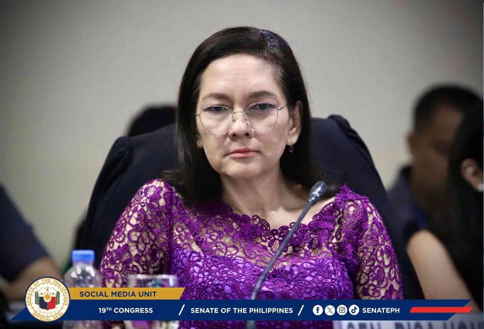 Hontiveros suspects Guo of stealing an identity