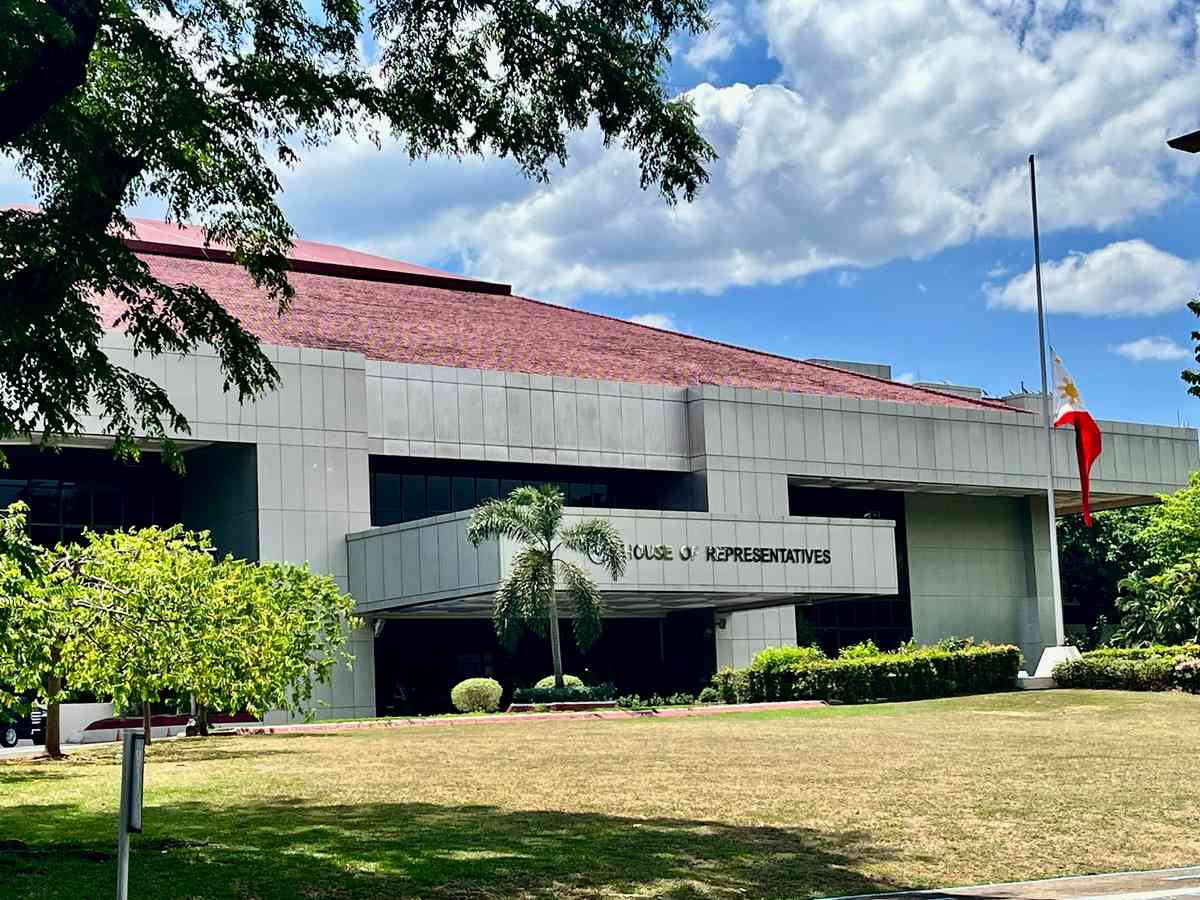 House flag at half-mast to mourn death of Cavite Cong. Barzaga Jr.