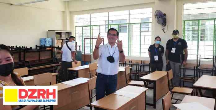 LOOK: Isko Moreno casts vote in Tondo