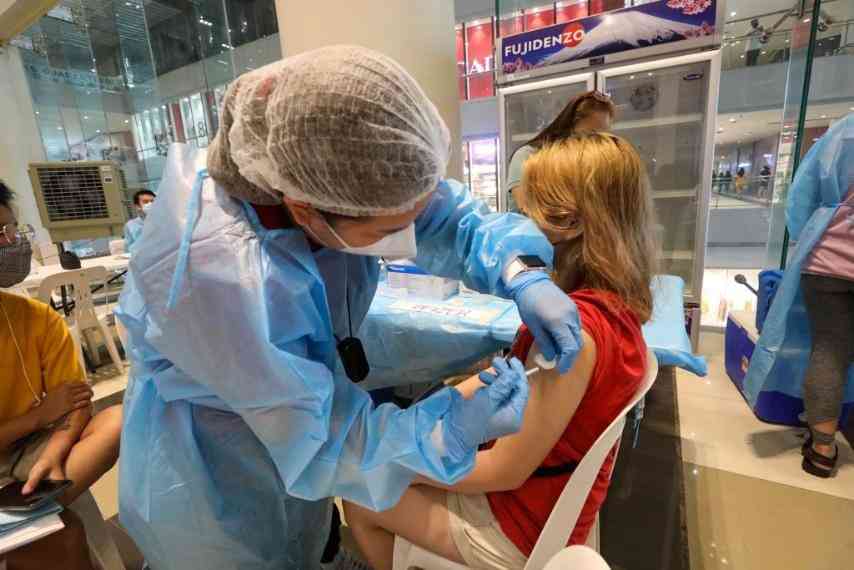 Makati to give chocolates to children getting vaccinated