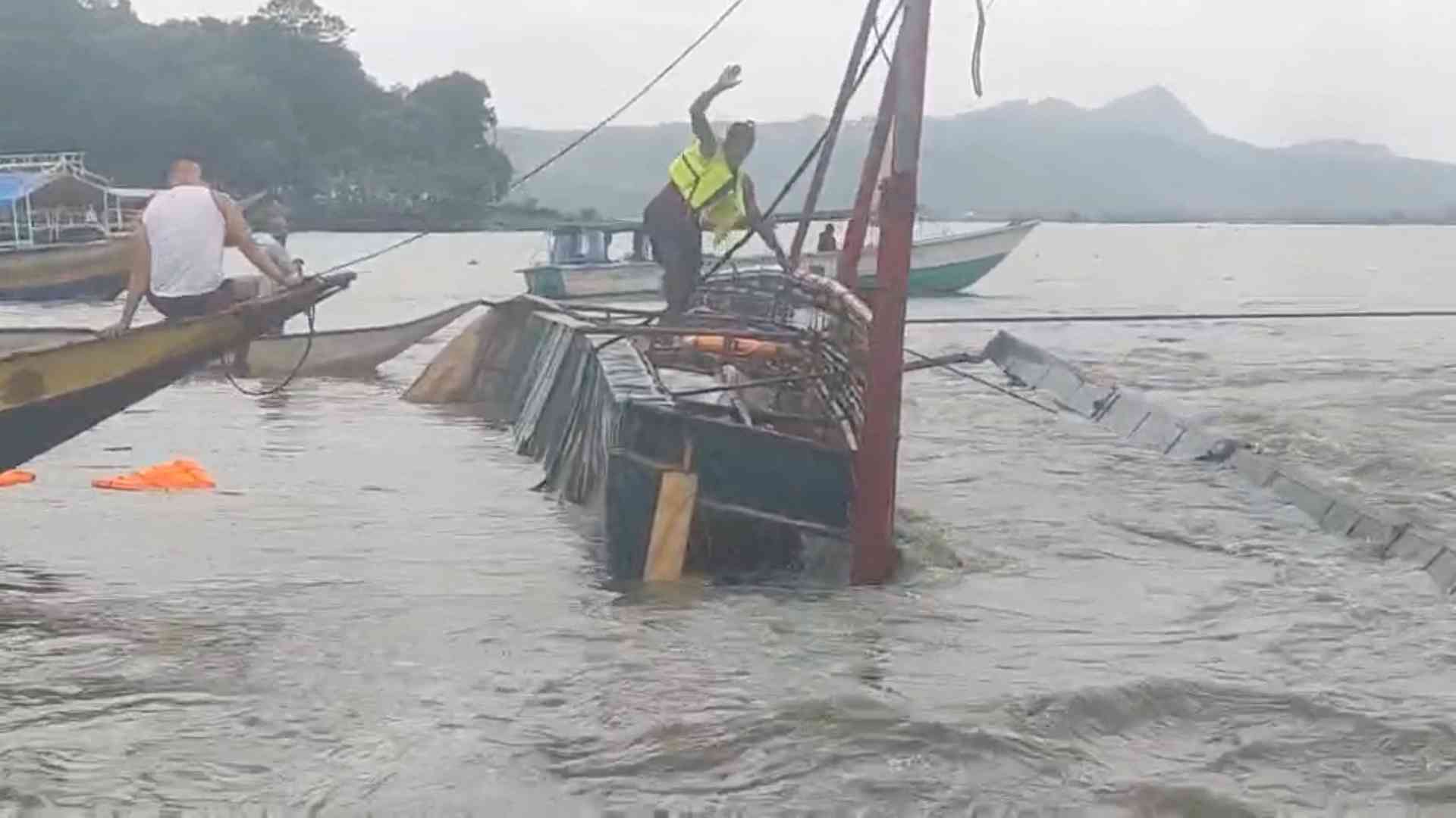 More than 20 dead after boat capsizes in Rizal