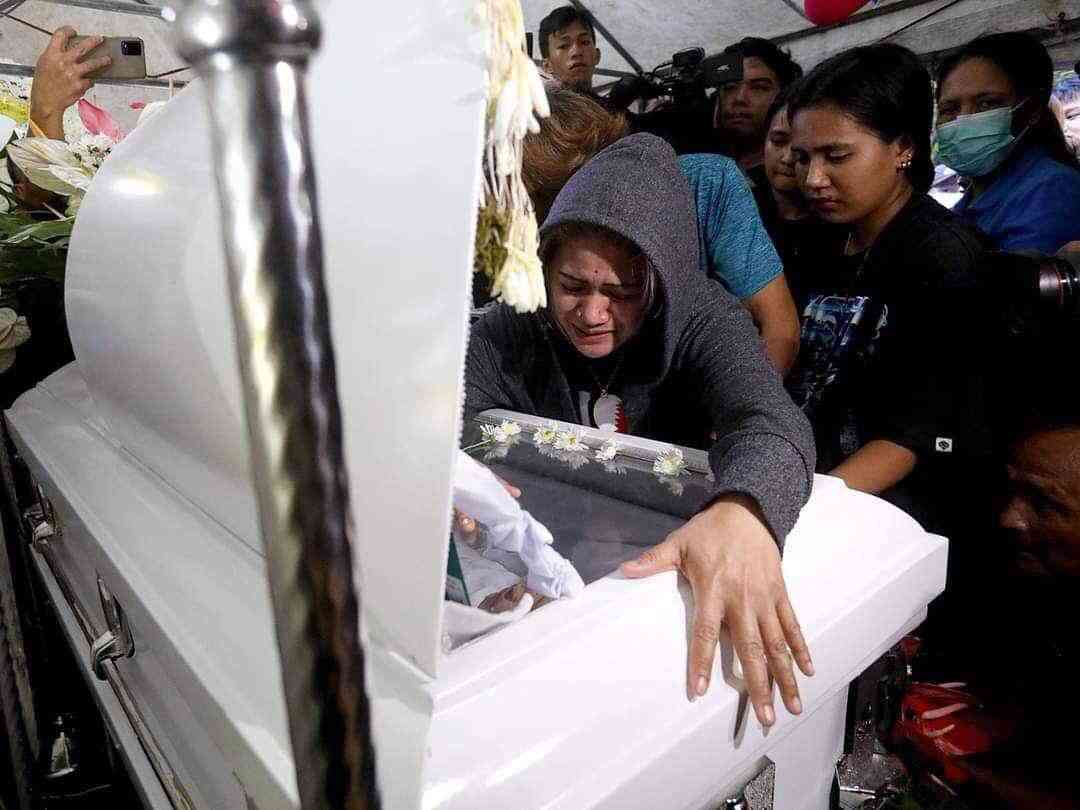 Mother of teen slayed by Navotas cops returned to PH