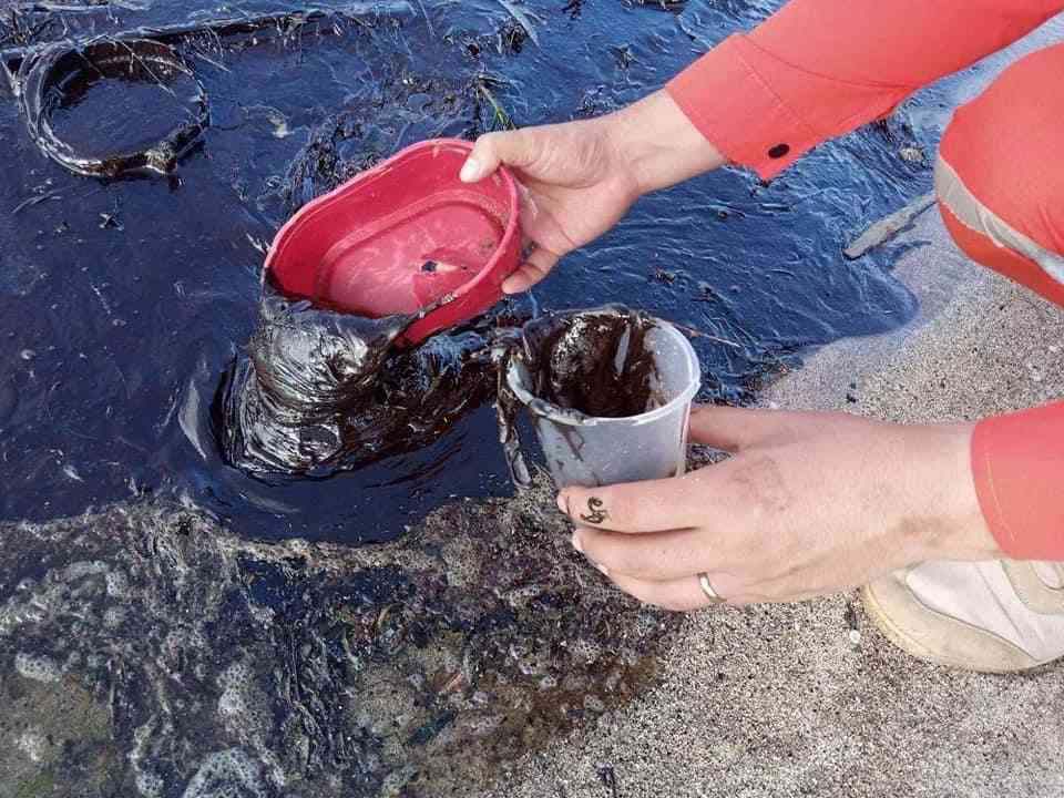 Oil spill from sunken tanker in Mindoro reaches Antique — PCG