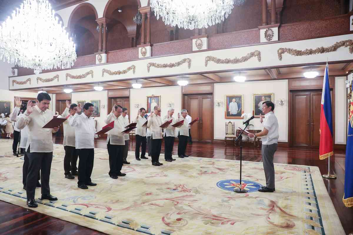 Prez Marcos reappoints 10 bypassed Cabinet secretaries