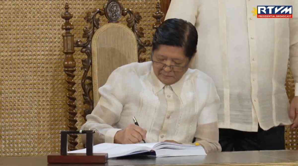 Prez Marcos signs P5.268-T 2023 national budget