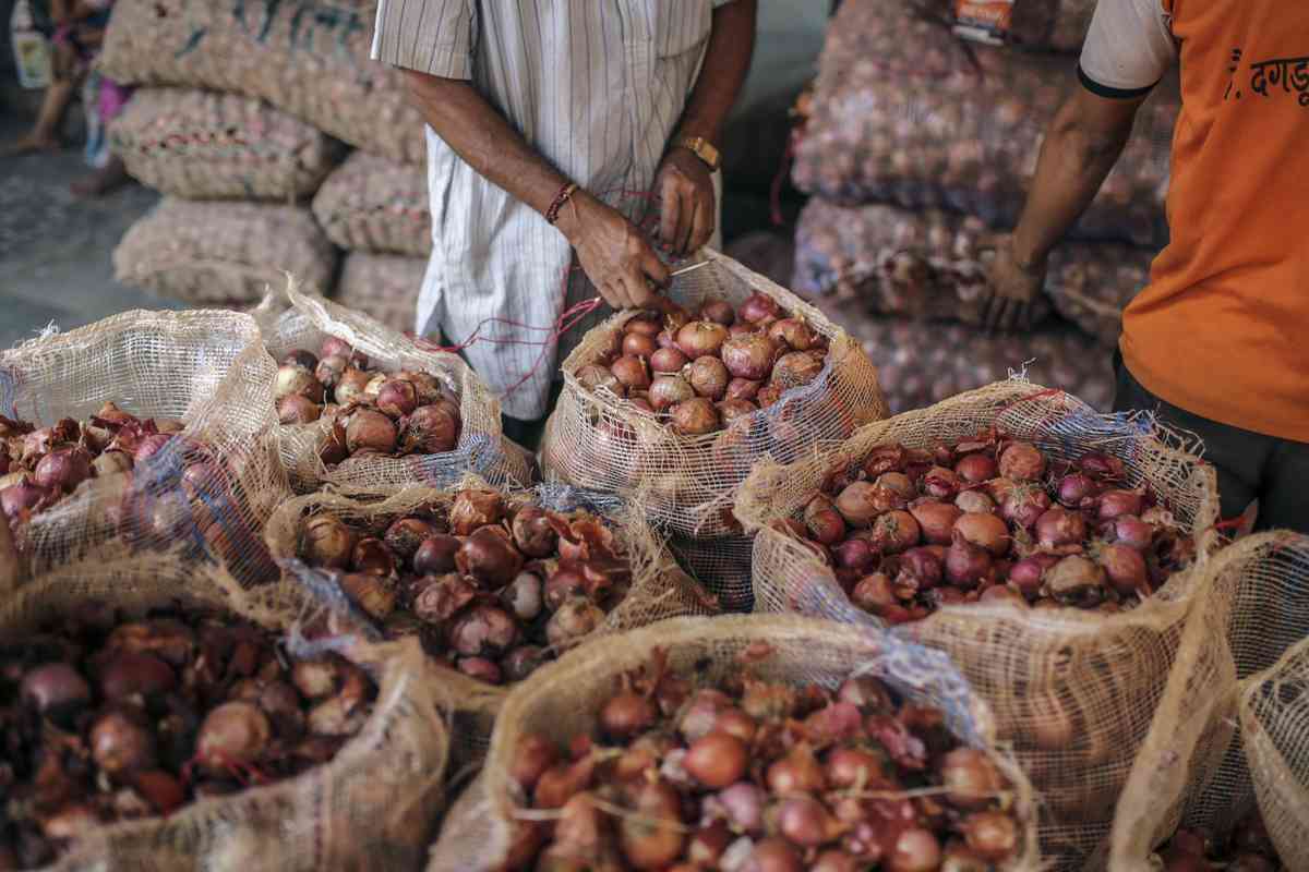 Romualdez warns onion, garlic hoarders for creating supply scarcity to increase price