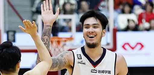 Sotto signs with new Japanese team