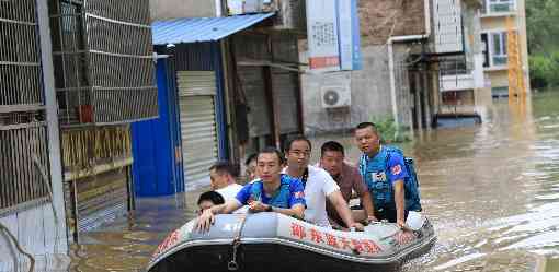Typhoon remnants kill four in China, sever transport, power links