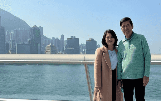 Vic Sotto, Pauleen Luna pose for a photograph taken by daughter Tali