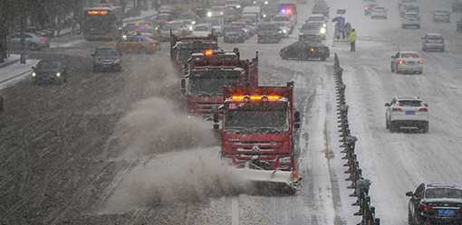 Blizzards in China's northeast ground flights, force school closures