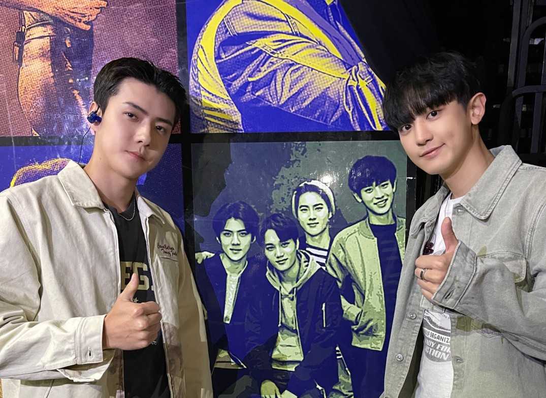 'Kayo ang best!" EXO Sehun, Chanyeol wrap up Manila fancon; sings Hawak Kamay after a decade