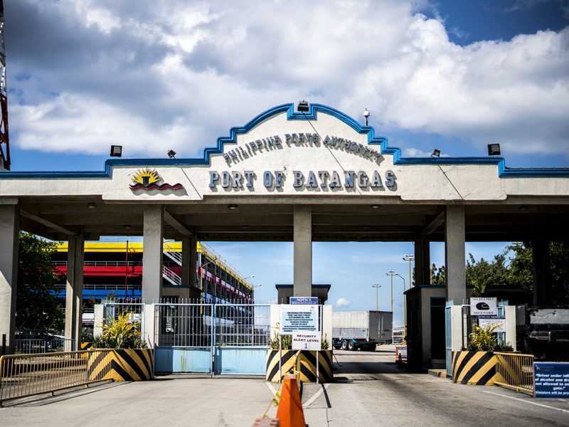 More than 25,000 travelers flock at Batangas port