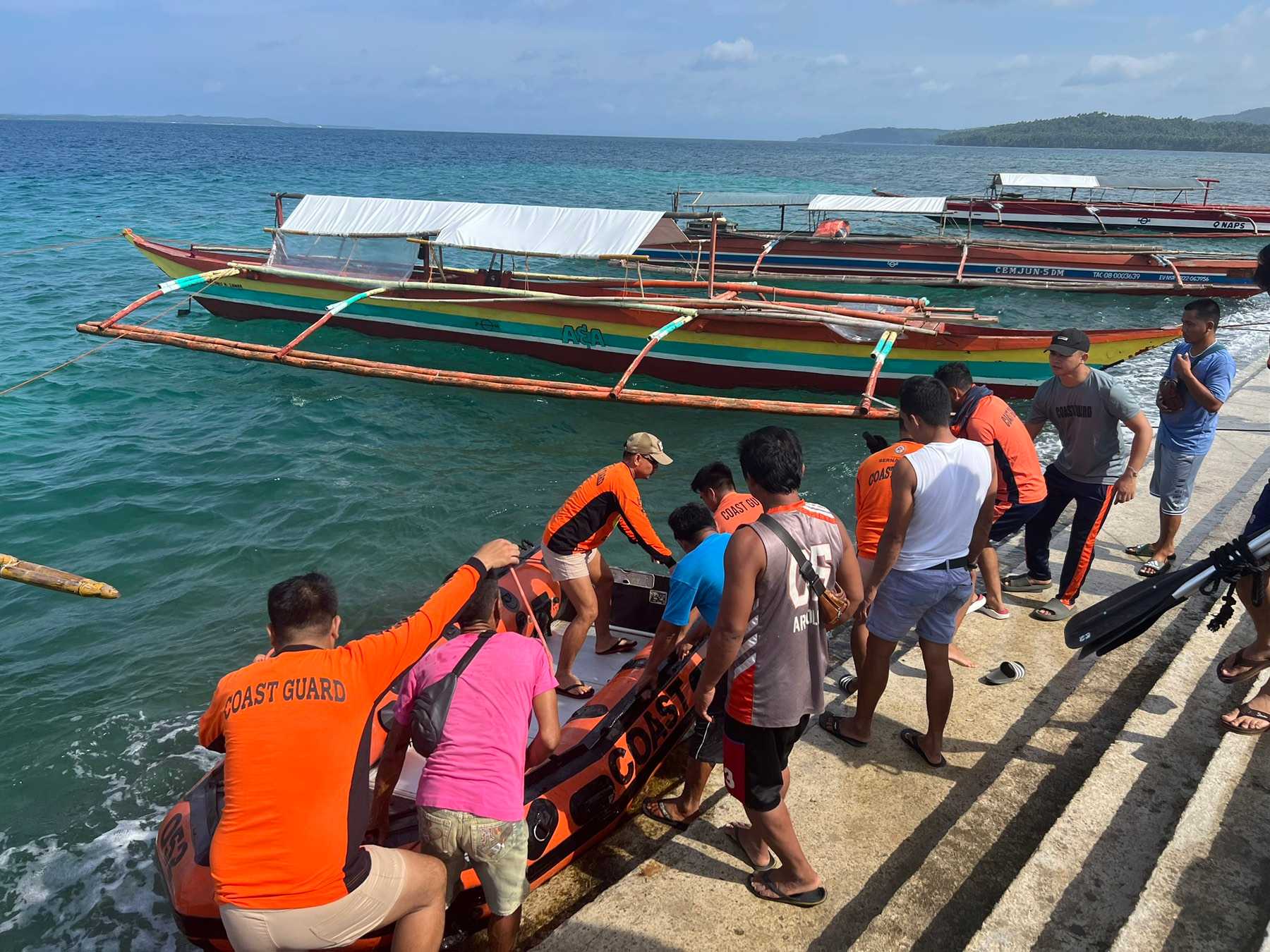 PCG: 50 individuals safe after boat half-capsized in Northern Samar