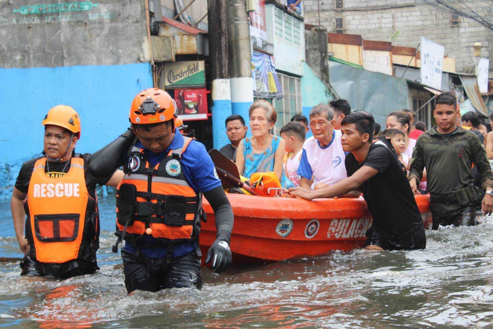 AFP members donate to victims of Typhoon Carina through One Meal Substinence Allowance