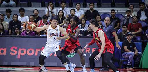 Bolts shock Beermen to kick-off Philippine Cup Finals' series