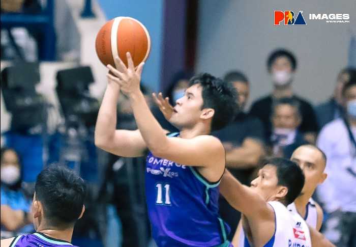 Converge defeats Magnolia; San Miguel clinches first win against Phoenix