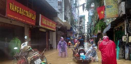 Death toll in Vietnam from typhoon impacts rises to 226, as pressure eases in Hanoi