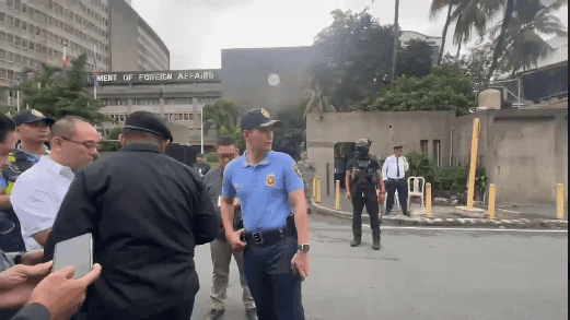 DFA employees in Pasay evacuated following reported bomb threat