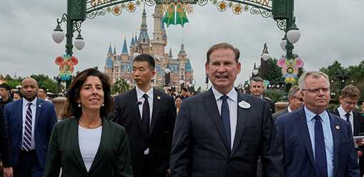 Disney diplomacy: US commerce secretary visits China theme park