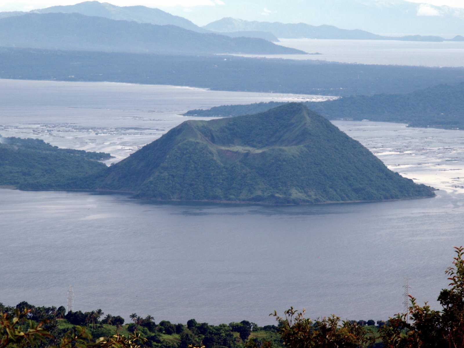 DOH urges residents near Taal to wear face masks amid volcanic smog risks