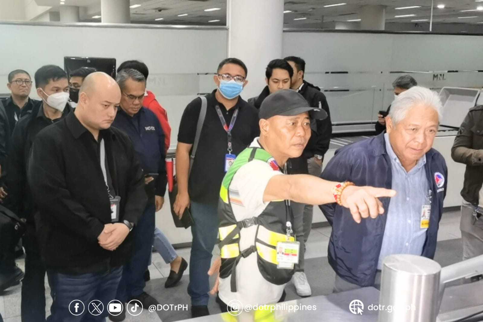 DOTr inspects at NAIA amid Holiday rush