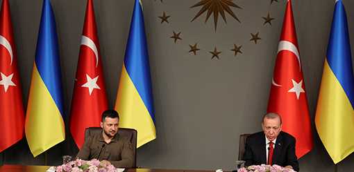 Erdogan offers to host Ukraine-Russia peace summit after meeting Zelenskiy