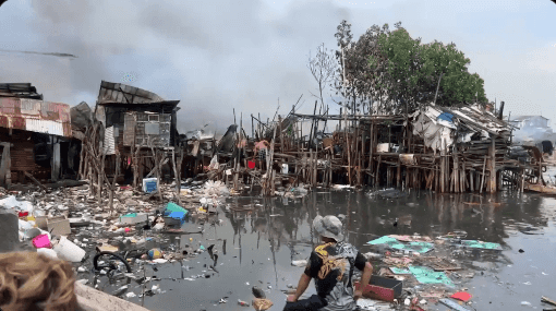 Fire hits coastal residential areas in Cavite City