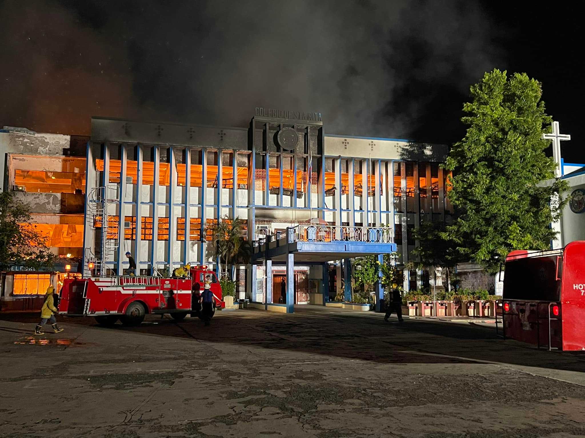 Fire hits Colegio de Sta. Rita San Carlos City in Negros Occidental