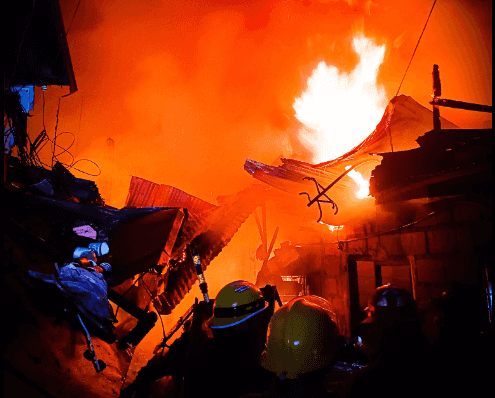 Fire hits residential area in Parañaque
