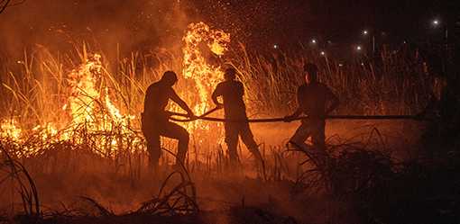 Haze hits Singapore as hot spots in Indonesia's Sumatra increase