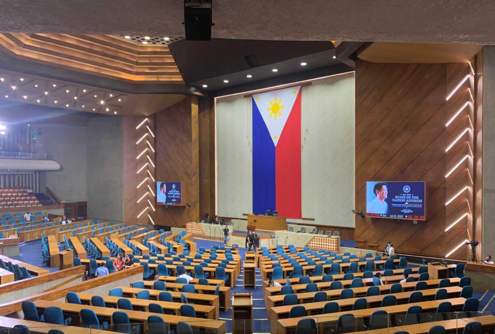 House approves bill on anti-foreign currency smuggling on 2nd reading